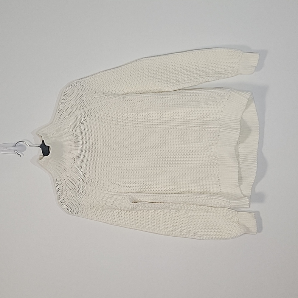 Gap 100% cotton White sweater XS